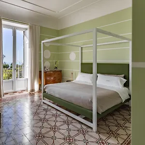 2* Гостевой дом Euterpe Lht